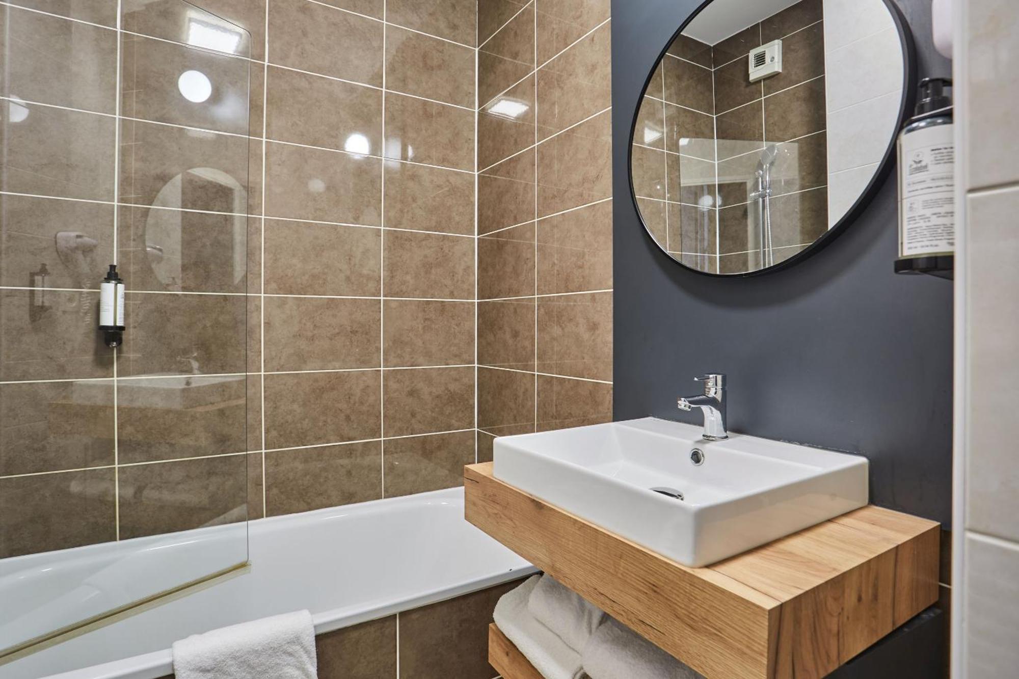 Appart'Hotel Odalys City - Bioparc Lyon Est Eksteriør billede